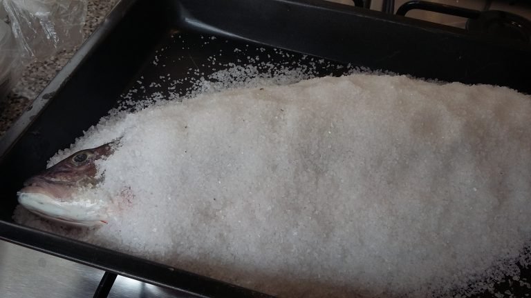 Lubina a la sal